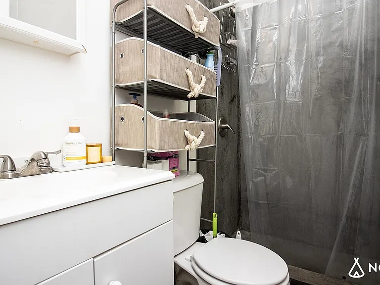 255 Himrod St #3L — Photo 11