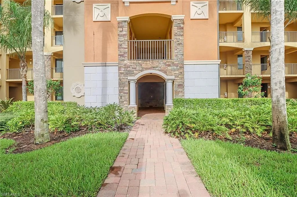 2 bed, 2.0 bath, 1107 sqft, $7,200 — Photo 2