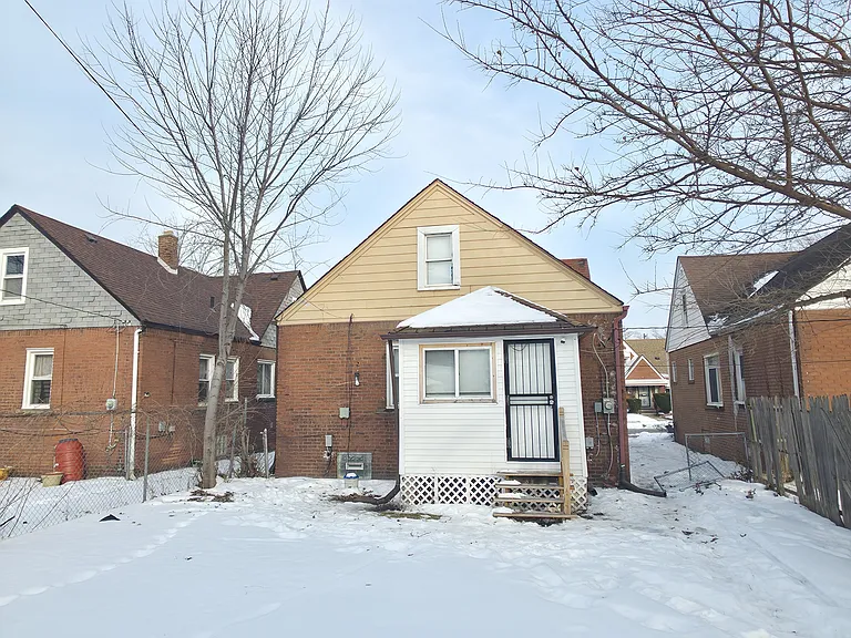 15863 Sorrento St — Photo 5