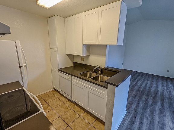 5th image of 4470 50th St #5