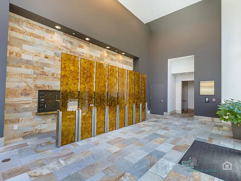 1920 SW River Dr #202 — Photo 5