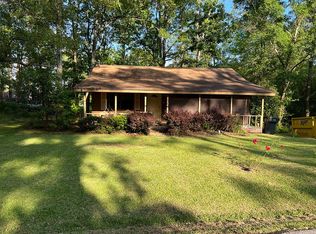 18 Lakeview Dr, Purvis, MS 39475