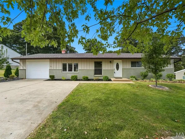 4315 Heinle Dr, Saint Louis, MO 63129