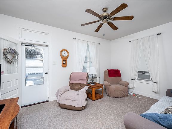 4th image of 208 W Boyd Ave