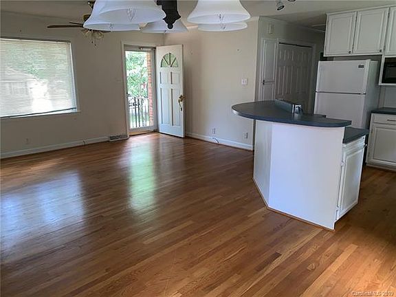 4th image of 120 Dogwood Ln