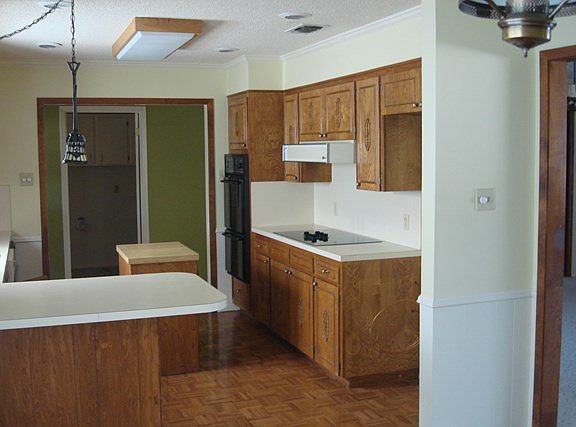 4th image of 2805 Briargrove Ln