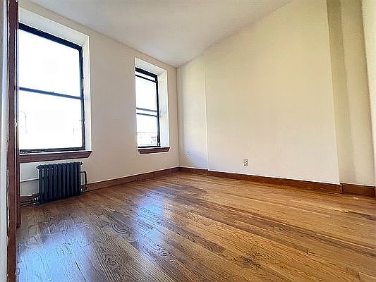 5th image of 364 W 116th St APT 4A