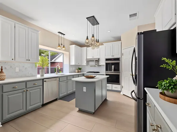 6418 Zadock Woods Dr, Austin, TX 78749