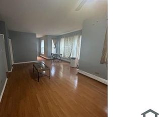 541 E 60th St #2, Chicago, IL 60637