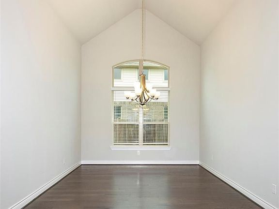 3rd image of 18023 Menn Cove Ave