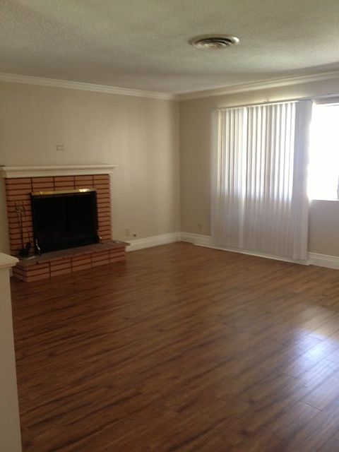 2nd image of 901 Shellie Ln