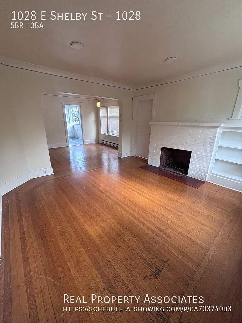 Single Family 5 Bedroom Home in Portage Bay Neighborhood! — Photo 4