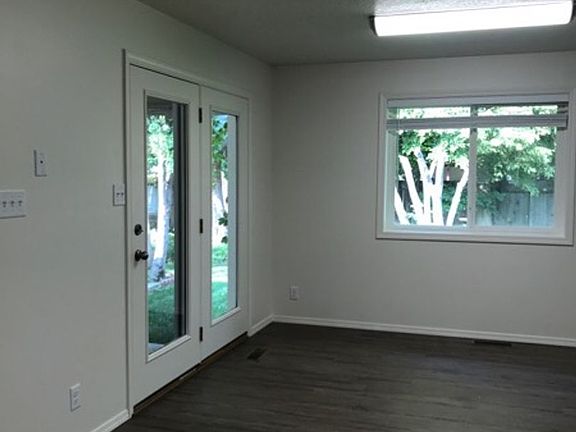3rd image of 1135 Monaco St
