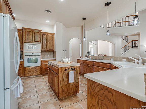 2nd image of 1011 Whitneys Ct