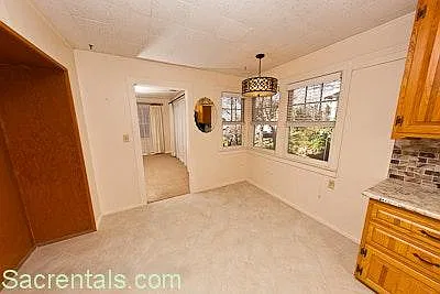 4 bed, 2000 sqft, $3,450 — Photo 3