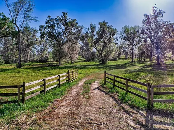 8604 NW 215th St #13, Micanopy, FL 32667