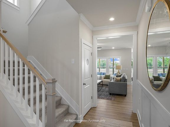 4th image of 8701 Maxine St