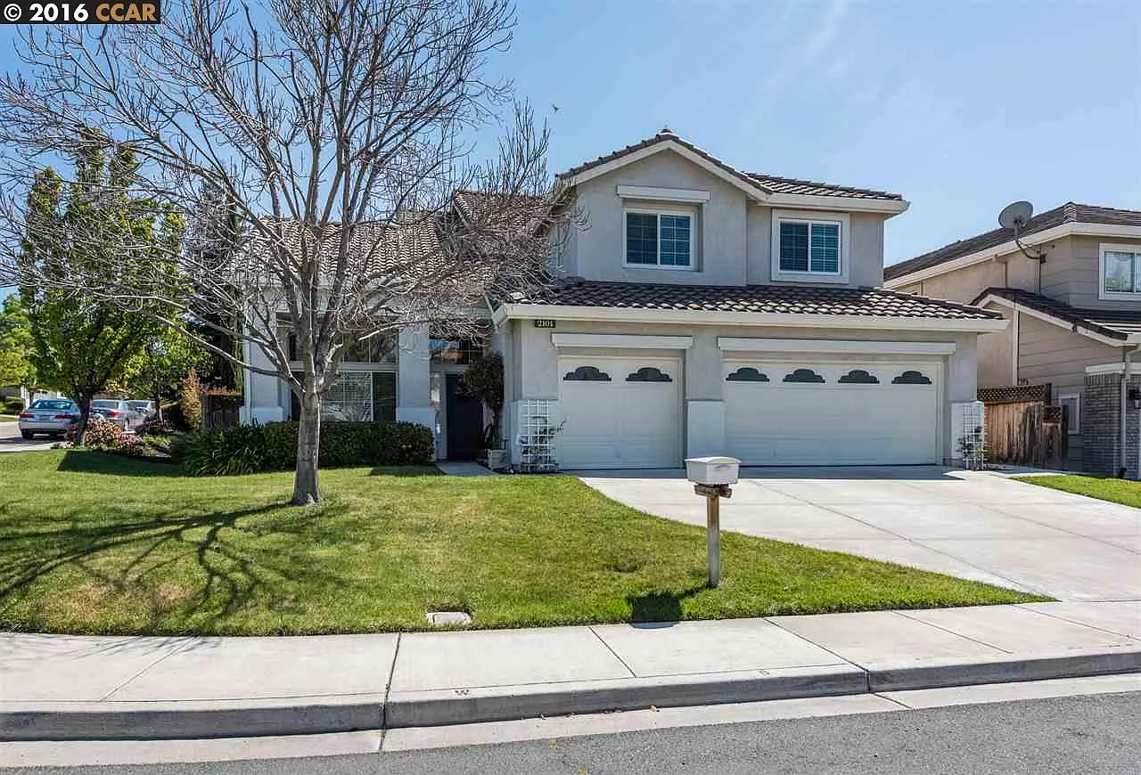 2101 Spruce Way photo 1