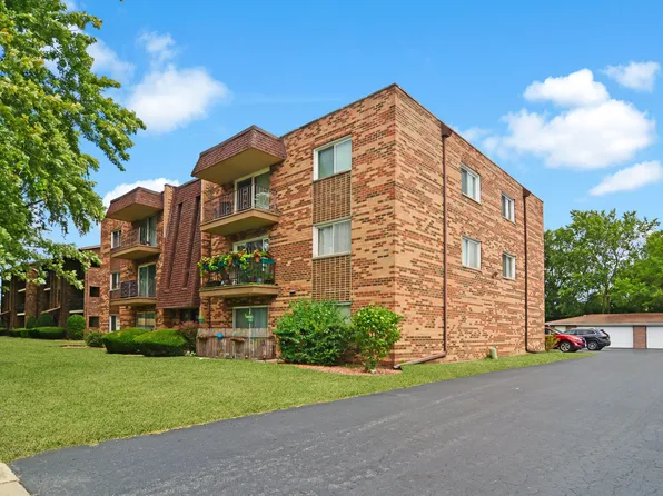 12801 Carriage Ln APT 101, Crestwood, IL 60418