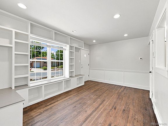 4th image of 10462 Carlile Street