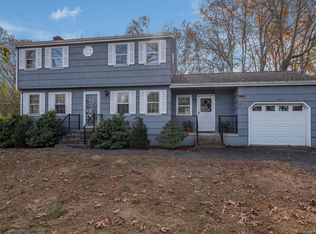 11 S Cobblers Ct E, Niantic, CT 06357