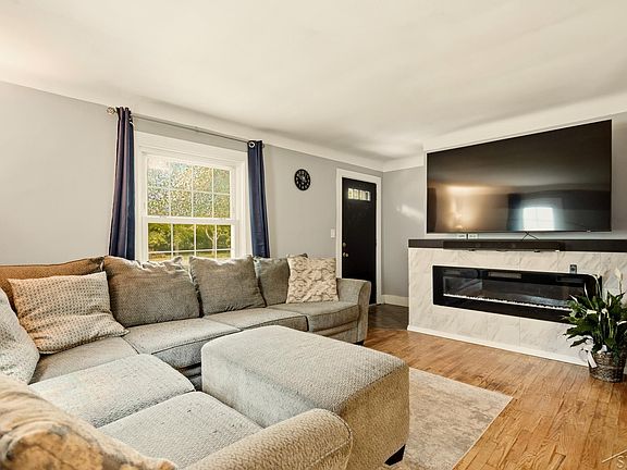 2nd image of 4518 Jefferson Ave