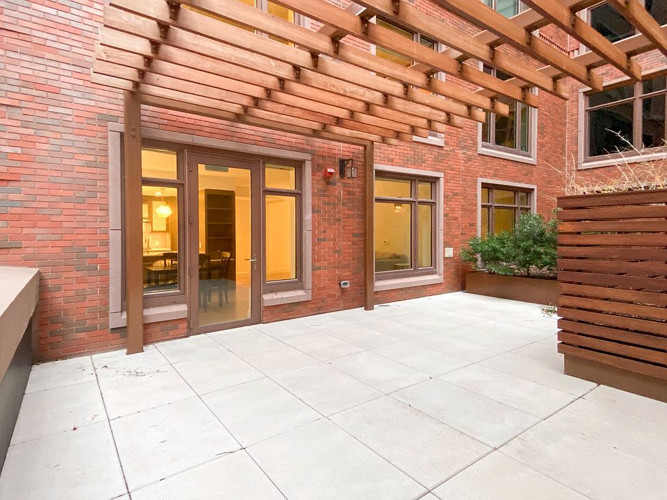 1st image of 100 Lovejoy Wharf Penthouse 3A