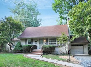 31 Somerset Rd, Norwood, NJ 07648