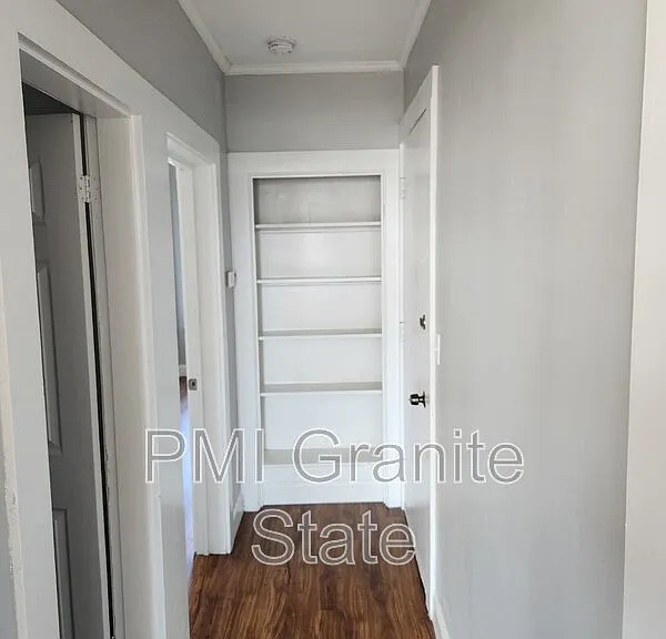 83 1/2 W Pearl St #2 — Photo 7