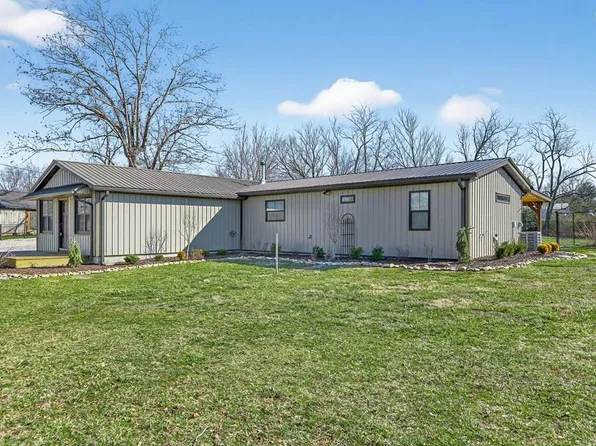 2490 Chestnut Hill Rd, Crossville, TN 38571