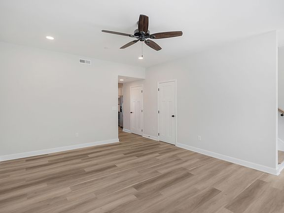 3rd image of 2417 Union St