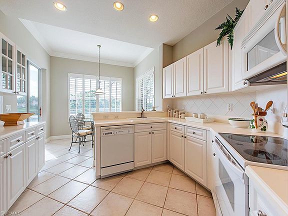 5th image of 5010 Royal Shores Dr Unit 102