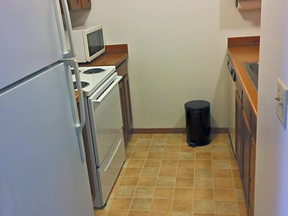 2nd image of 10248 Jamestown Dr APT B