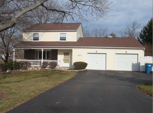 465 Caredean Dr, Collegeville, PA 19426