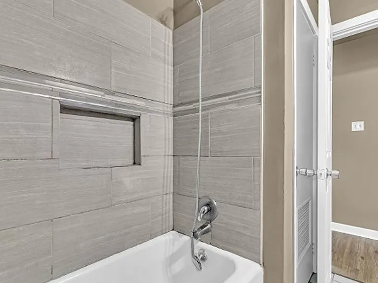 1220 California St — Photo 11