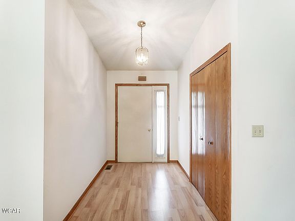 4th image of 3072 Whippoorwill Ave