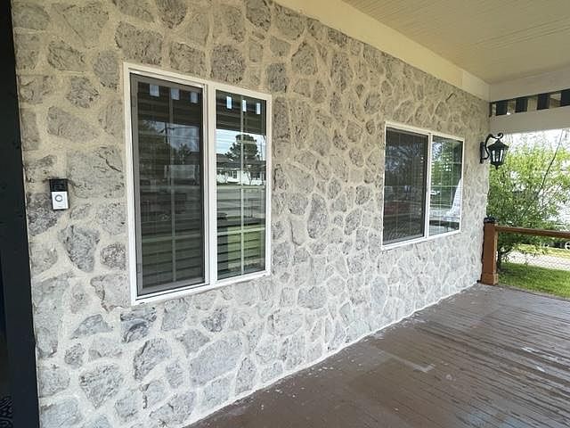 1st image of 2131 Park Way