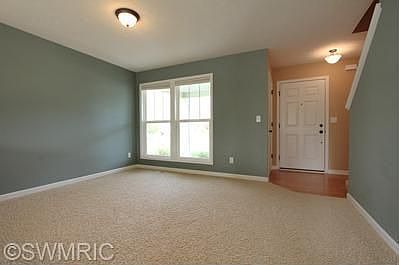 2nd image of 90 Wyndhurst Ct NE