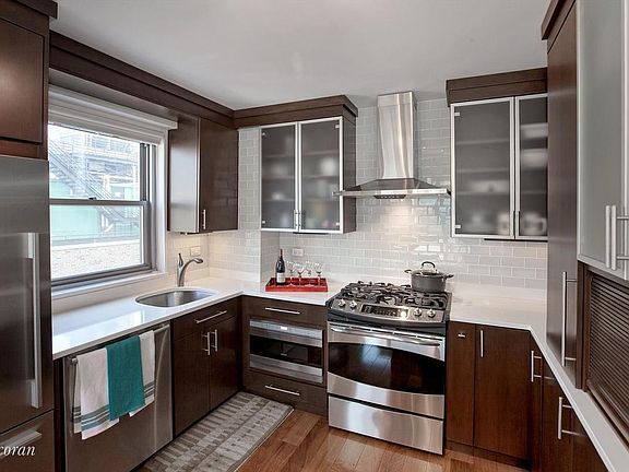 4th image of 15 W 72nd Street 21r #21R
