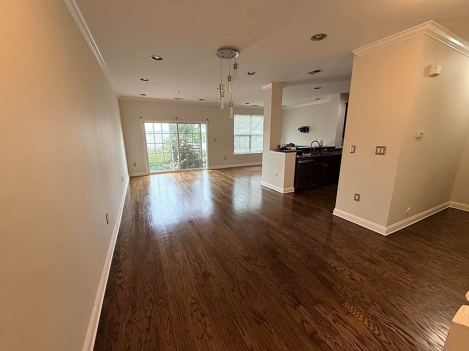1st image of 21 Lee Ct