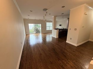 21 Lee Ct, Jersey City, NJ 07305