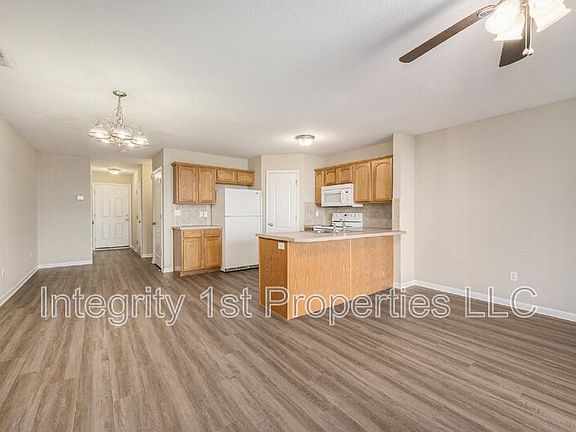 4th image of 5930 NW 91st Ter Unit 5930