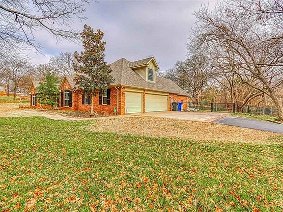 3rd image of 2309 Forest Road Cir