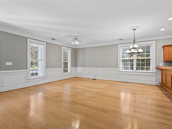 5th image of 2412 Watson Dr.