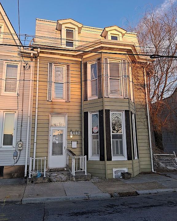 1st image of 440 N 4th St