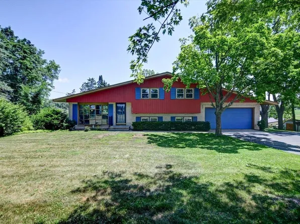 1078 State Hwy 138 Road, Stoughton, WI 53589