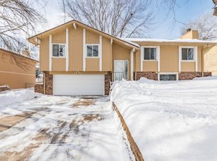 1130 Michelle Pkwy, Papillion, NE 68046