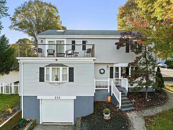 2nd image of 233 Idlewell Blvd