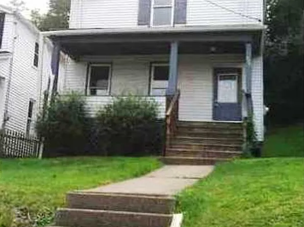 925 Crescent Ave, Ellwood City, PA 16117
