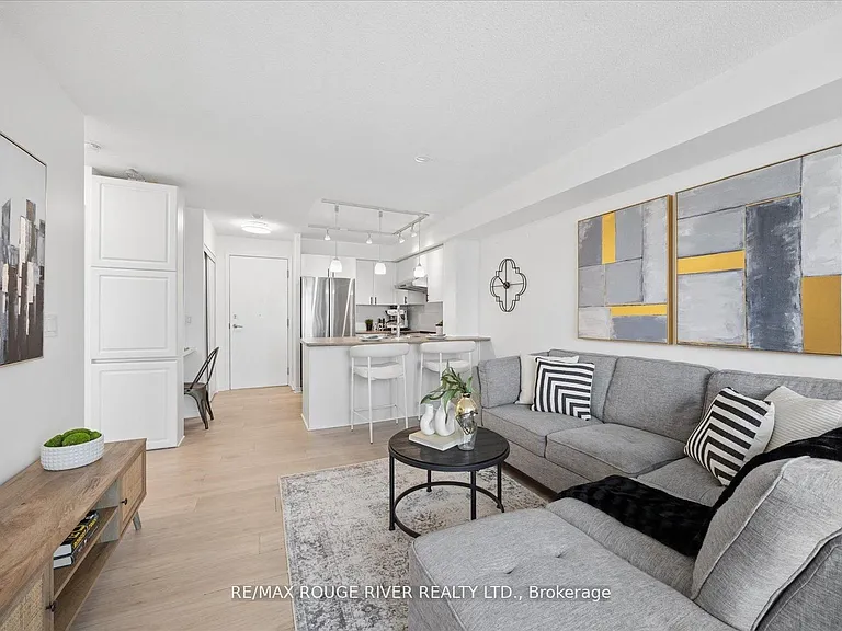 340 Watson St W #305 — Photo 10